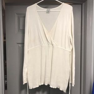 XL Maternity Sweater. MUST BUNDLE